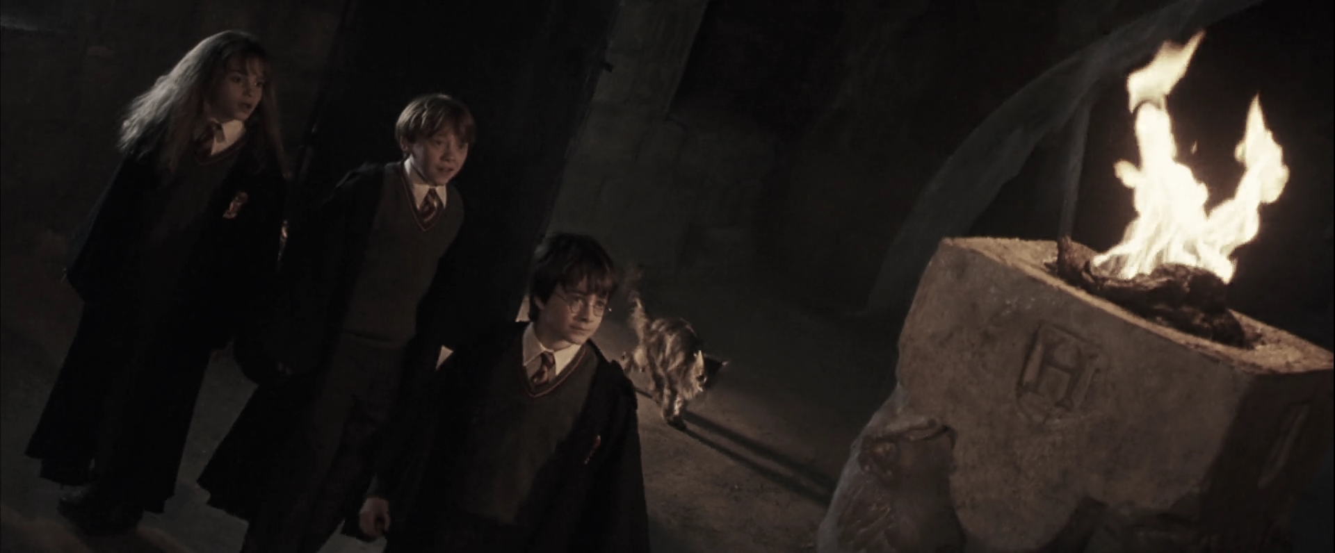 EmmaWatsonFan-dot-nl_HarryPotterandthePhilosophersStone1603.jpg EmmaWatsonFan-dot-nl_HarryPotterandthePhilosophersStone1603.jpg