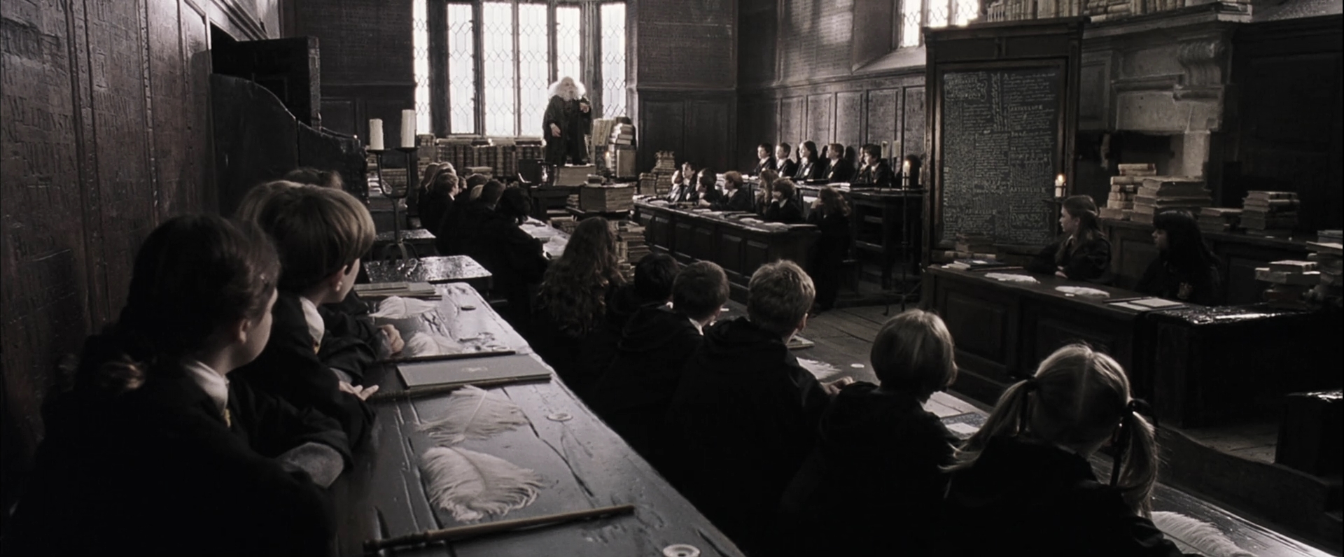 EmmaWatsonFan-dot-nl_HarryPotterandthePhilosophersStone1869.jpg EmmaWatsonFan-dot-nl_HarryPotterandthePhilosophersStone1869.jpg