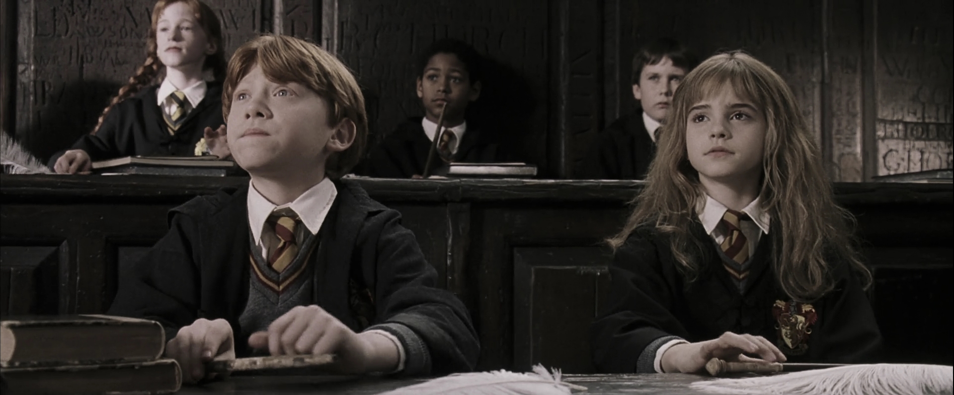 EmmaWatsonFan-dot-nl_HarryPotterandthePhilosophersStone1877.jpg EmmaWatsonFan-dot-nl_HarryPotterandthePhilosophersStone1877.jpg