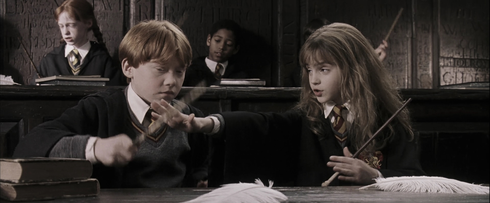 EmmaWatsonFan-dot-nl_HarryPotterandthePhilosophersStone1893.jpg EmmaWatsonFan-dot-nl_HarryPotterandthePhilosophersStone1893.jpg