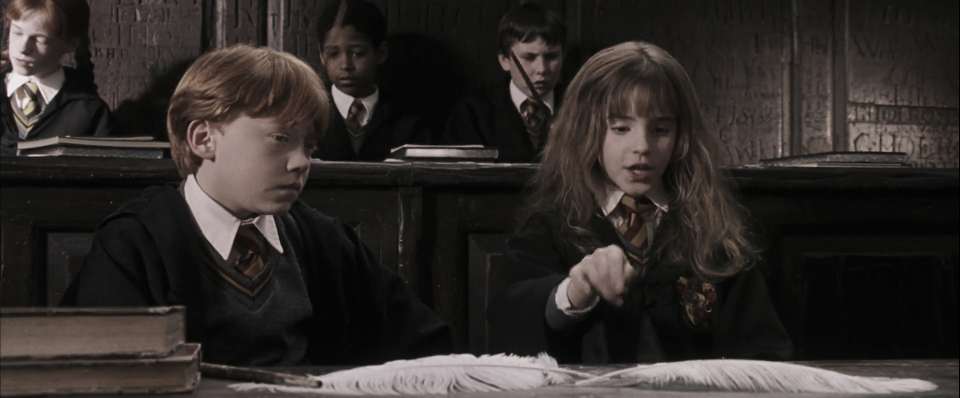 EmmaWatsonFan-dot-nl_HarryPotterandthePhilosophersStone1909.jpg EmmaWatsonFan-dot-nl_HarryPotterandthePhilosophersStone1909.jpg