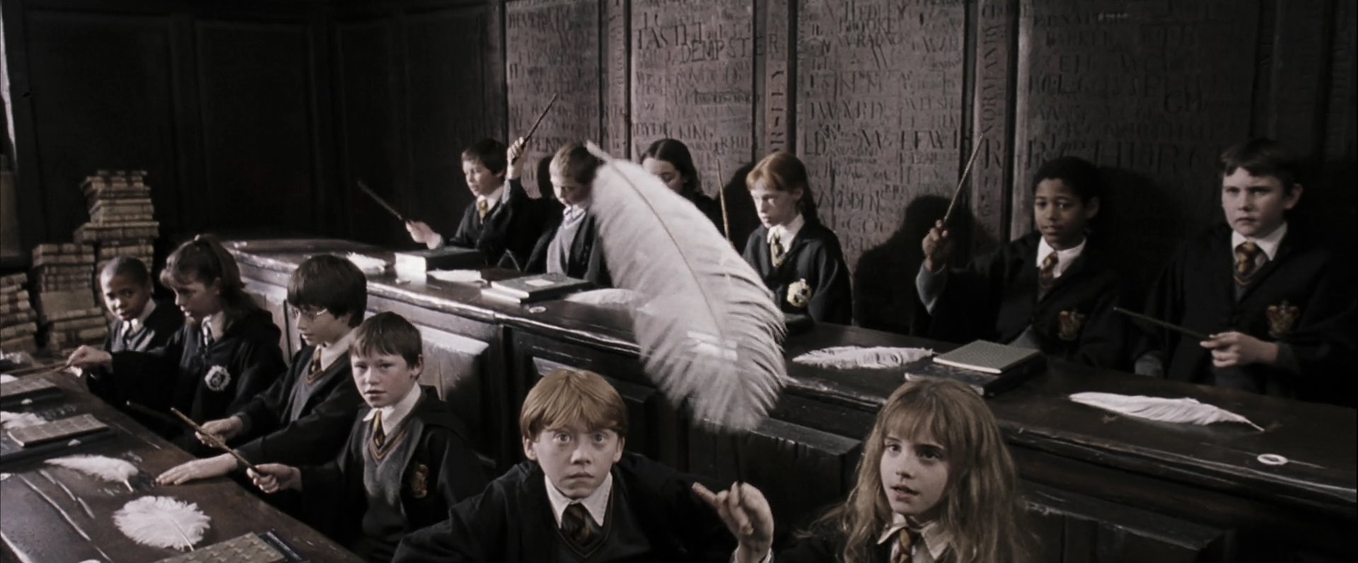 EmmaWatsonFan-dot-nl_HarryPotterandthePhilosophersStone1913.jpg EmmaWatsonFan-dot-nl_HarryPotterandthePhilosophersStone1913.jpg