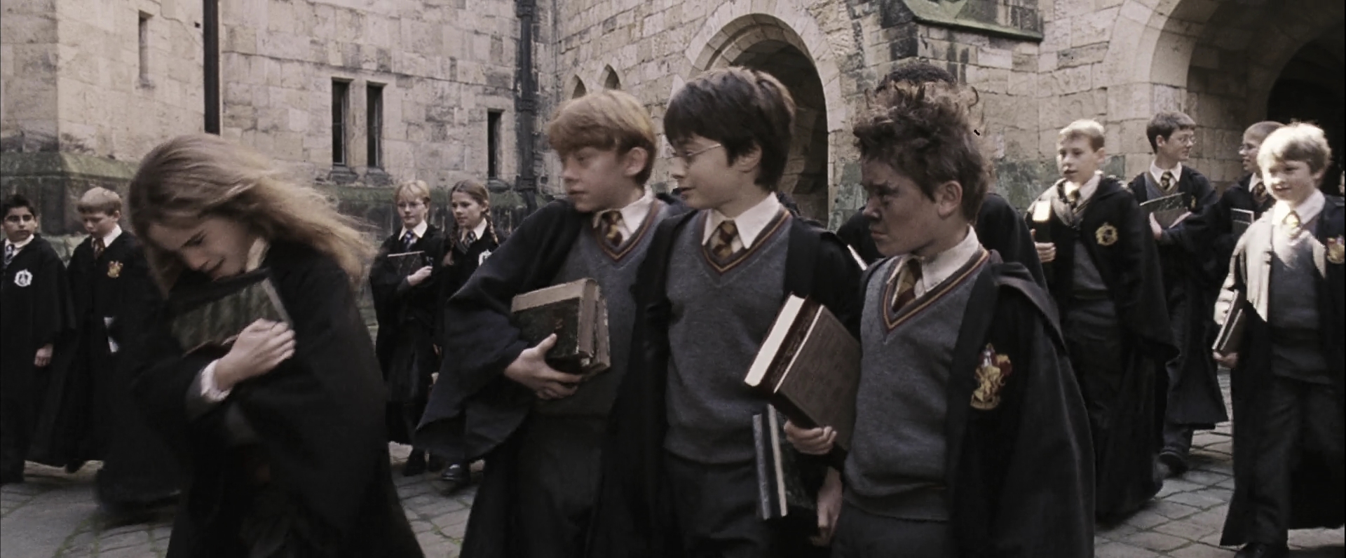 EmmaWatsonFan-dot-nl_HarryPotterandthePhilosophersStone1952.jpg