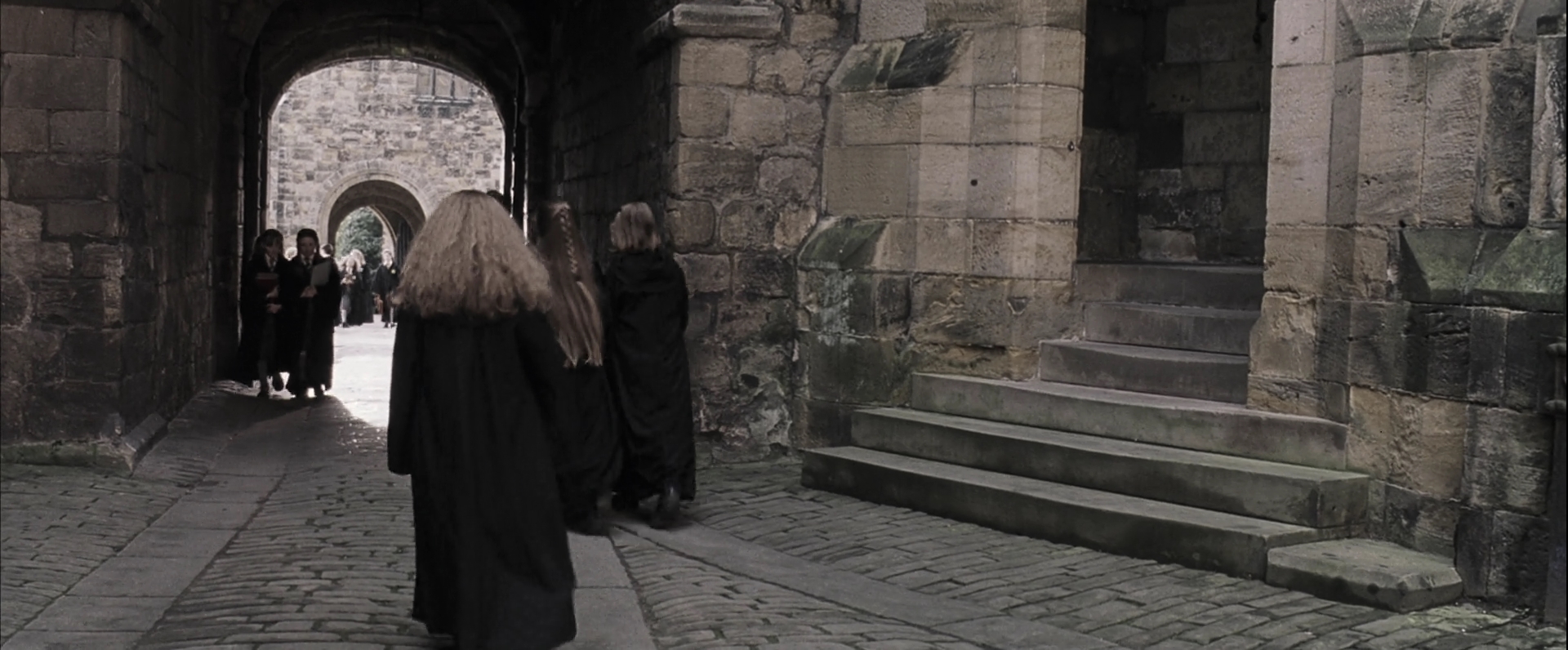 EmmaWatsonFan-dot-nl_HarryPotterandthePhilosophersStone1957.jpg