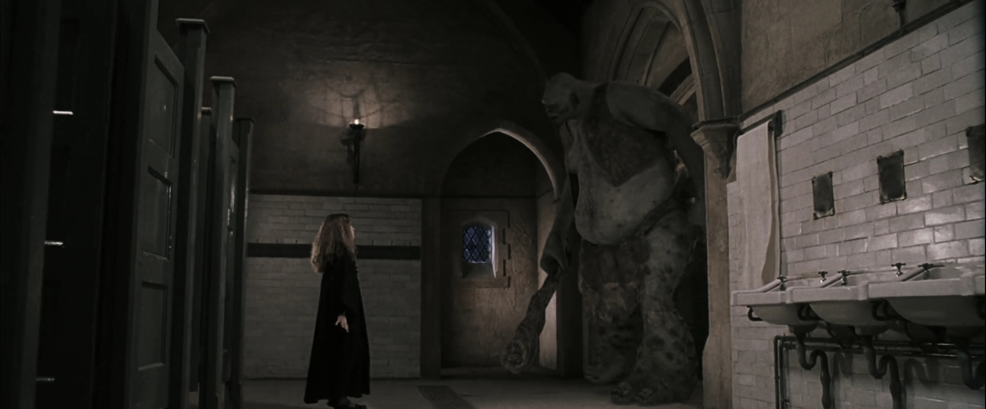 EmmaWatsonFan-dot-nl_HarryPotterandthePhilosophersStone2100.jpg