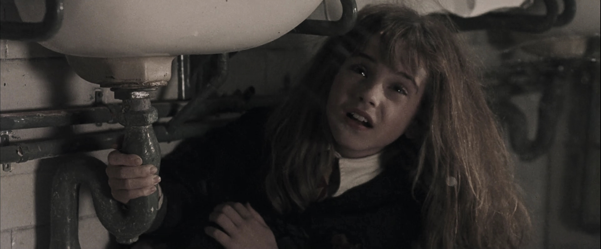 EmmaWatsonFan-dot-nl_HarryPotterandthePhilosophersStone2146.jpg EmmaWatsonFan-dot-nl_HarryPotterandthePhilosophersStone2146.jpg