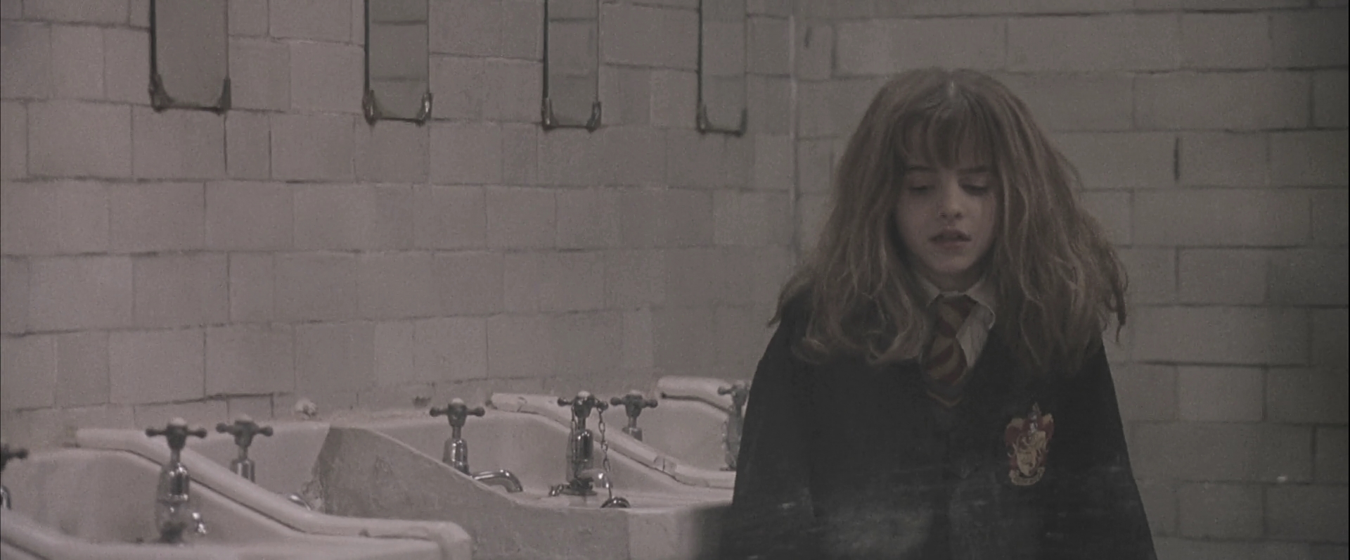 EmmaWatsonFan-dot-nl_HarryPotterandthePhilosophersStone2201.jpg EmmaWatsonFan-dot-nl_HarryPotterandthePhilosophersStone2201.jpg
