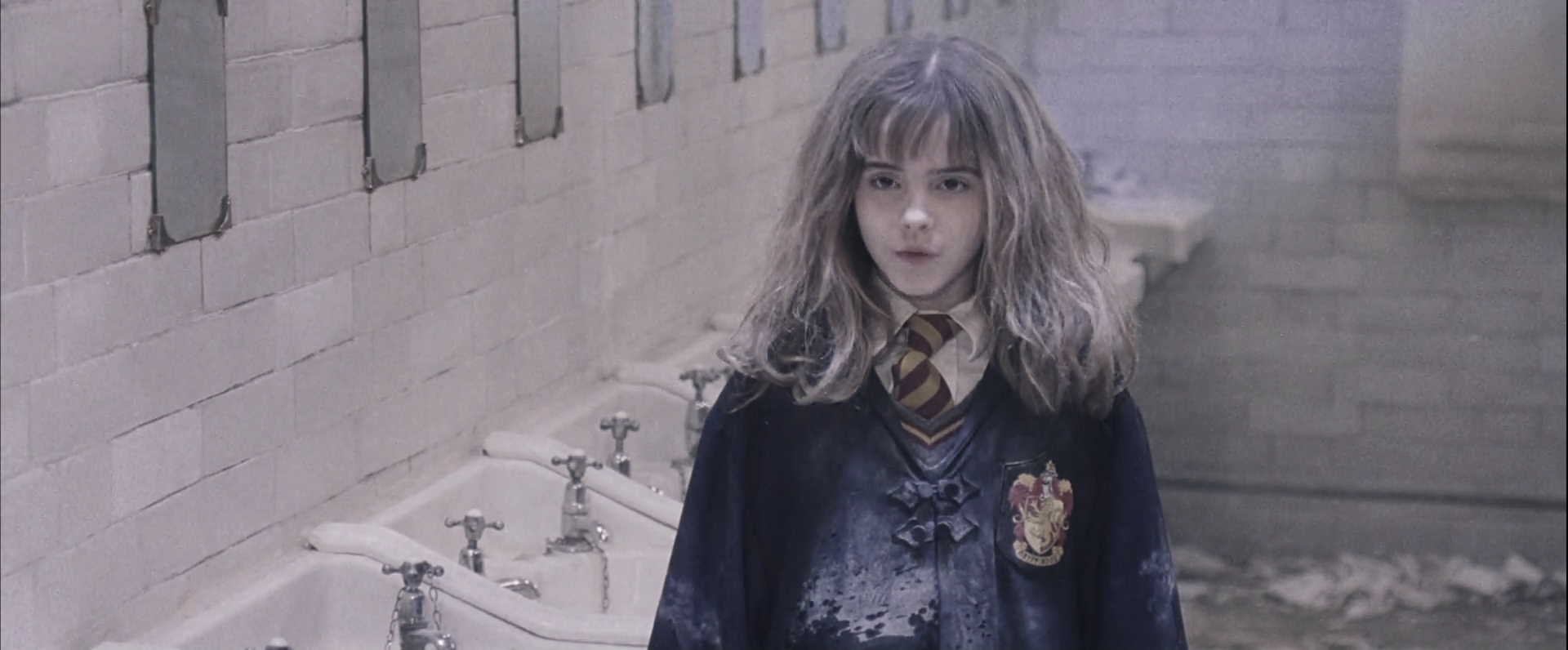 EmmaWatsonFan-dot-nl_HarryPotterandthePhilosophersStone2240.jpg EmmaWatsonFan-dot-nl_HarryPotterandthePhilosophersStone2240.jpg