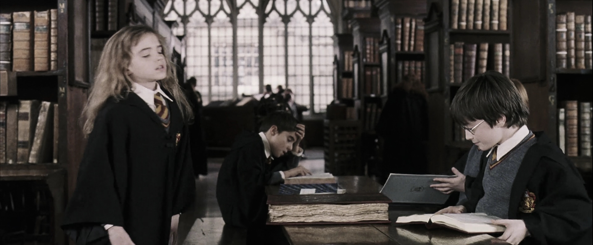 EmmaWatsonFan-dot-nl_HarryPotterandthePhilosophersStone3872.jpg EmmaWatsonFan-dot-nl_HarryPotterandthePhilosophersStone3872.jpg