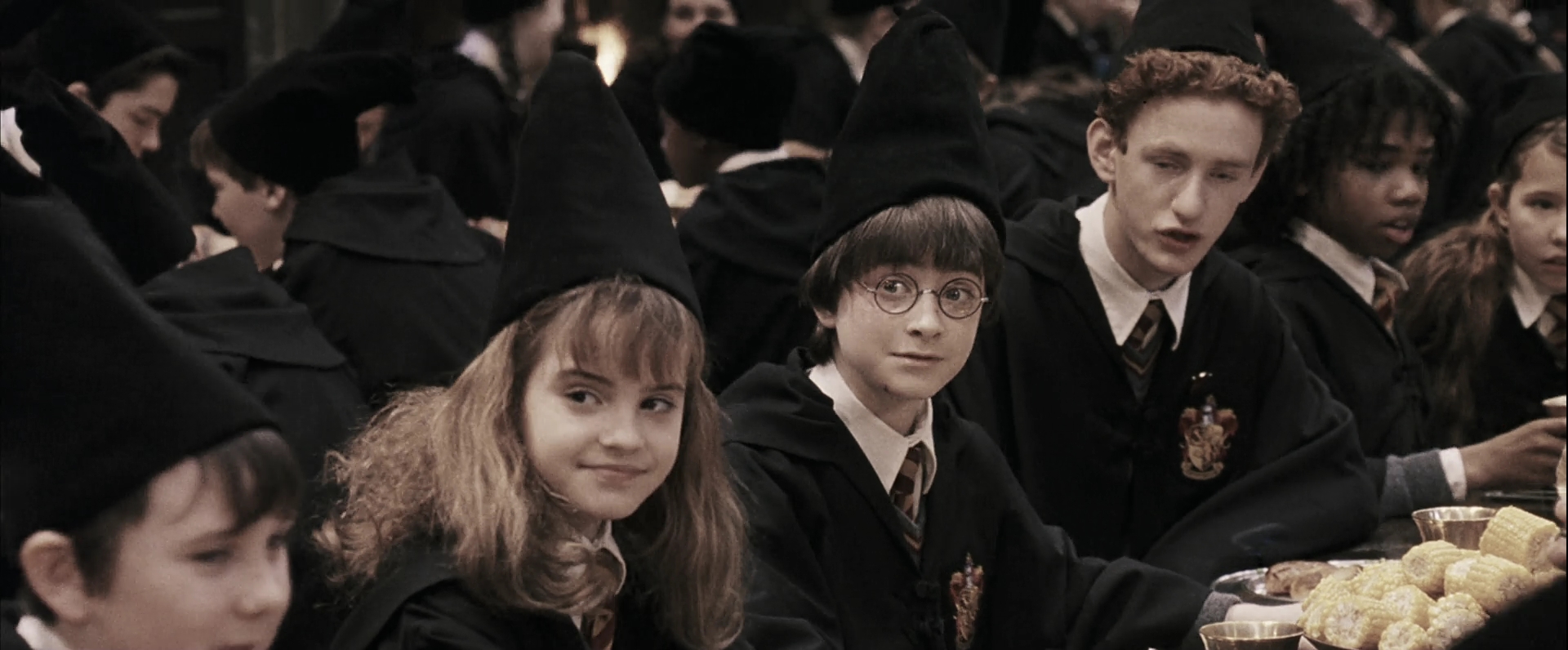 EmmaWatsonFan-dot-nl_HarryPotterandthePhilosophersStone6215.jpg EmmaWatsonFan-dot-nl_HarryPotterandthePhilosophersStone6215.jpg