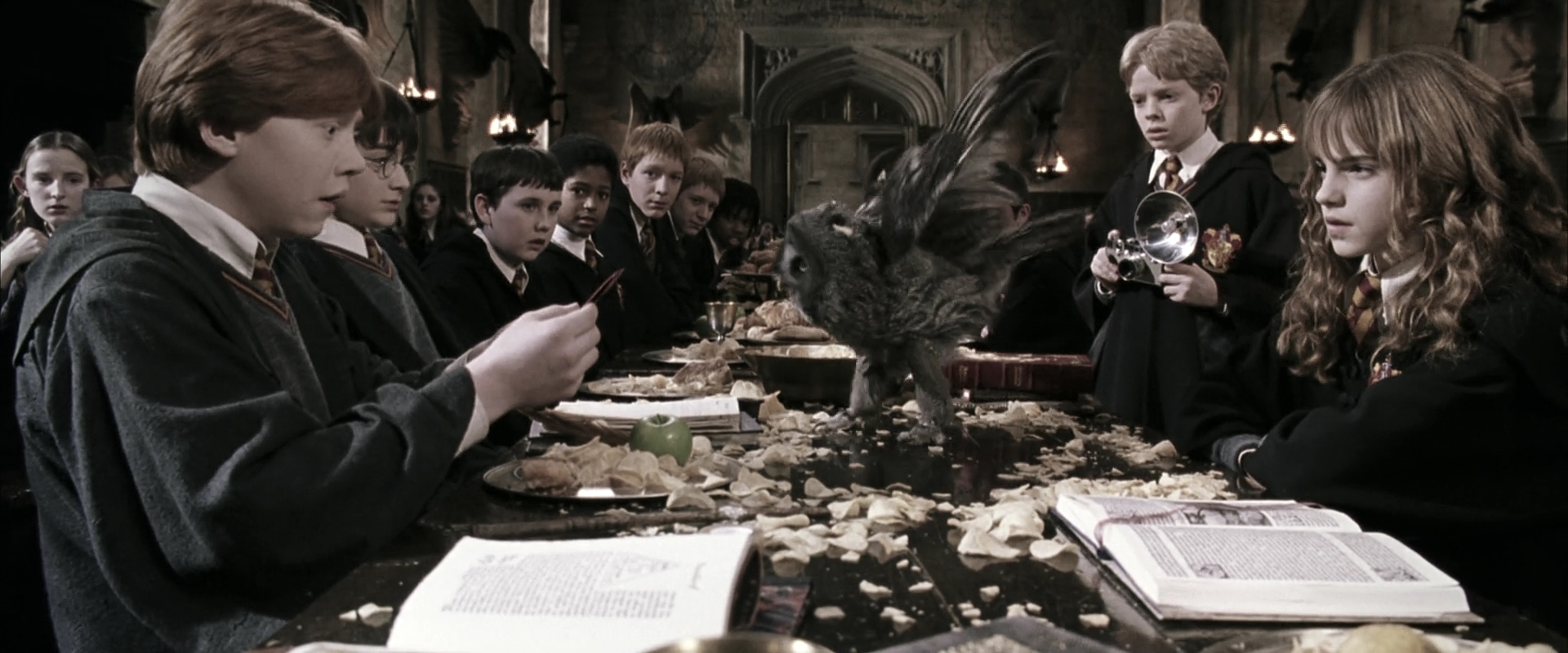 EmmaWatsonFan-dot-nl_HarryPotterandtheChamberOfSecrets0982.jpg EmmaWatsonFan-dot-nl_HarryPotterandtheChamberOfSecrets0982.jpg