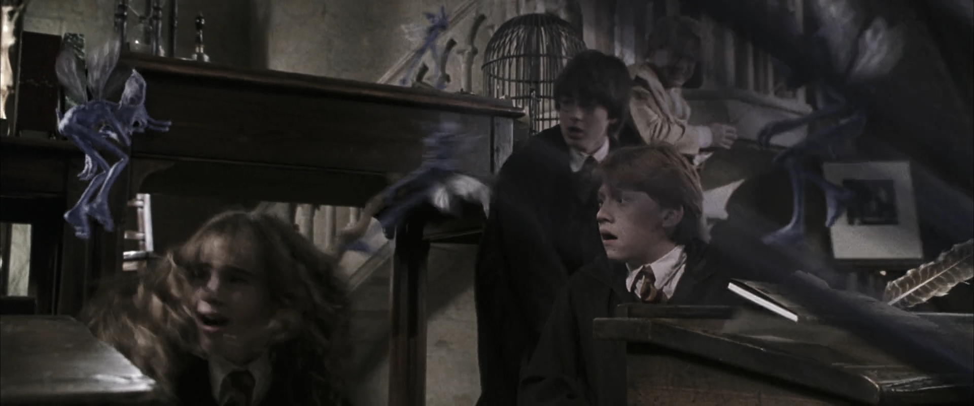 EmmaWatsonFan-dot-nl_HarryPotterandtheChamberOfSecrets1158.jpg EmmaWatsonFan-dot-nl_HarryPotterandtheChamberOfSecrets1158.jpg