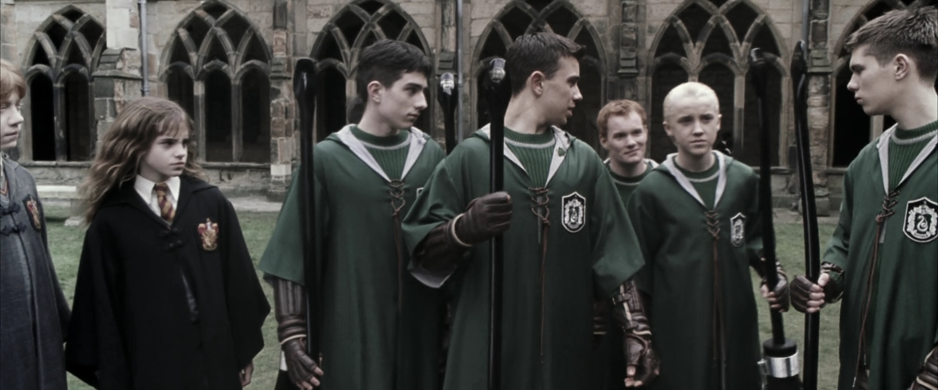 EmmaWatsonFan-dot-nl_HarryPotterandtheChamberOfSecrets1247.jpg EmmaWatsonFan-dot-nl_HarryPotterandtheChamberOfSecrets1247.jpg