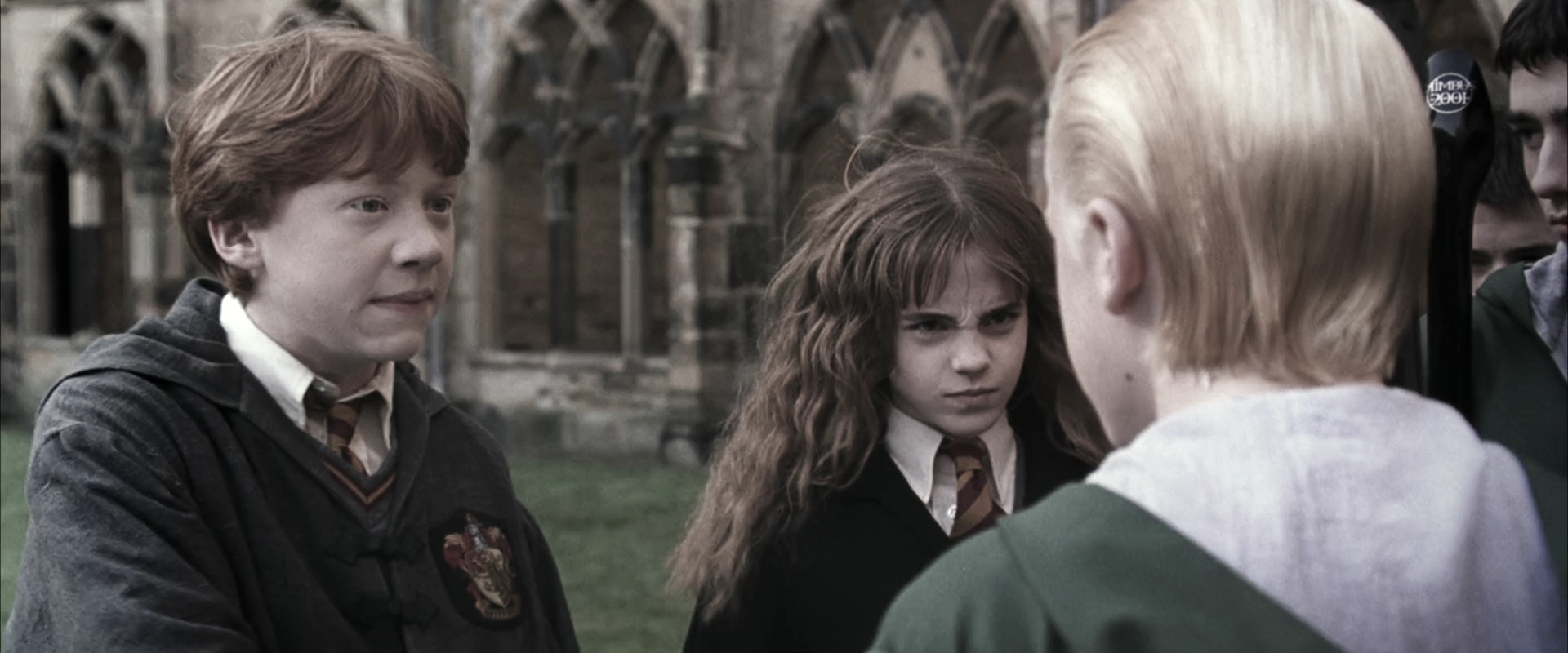 EmmaWatsonFan-dot-nl_HarryPotterandtheChamberOfSecrets1282.jpg EmmaWatsonFan-dot-nl_HarryPotterandtheChamberOfSecrets1282.jpg