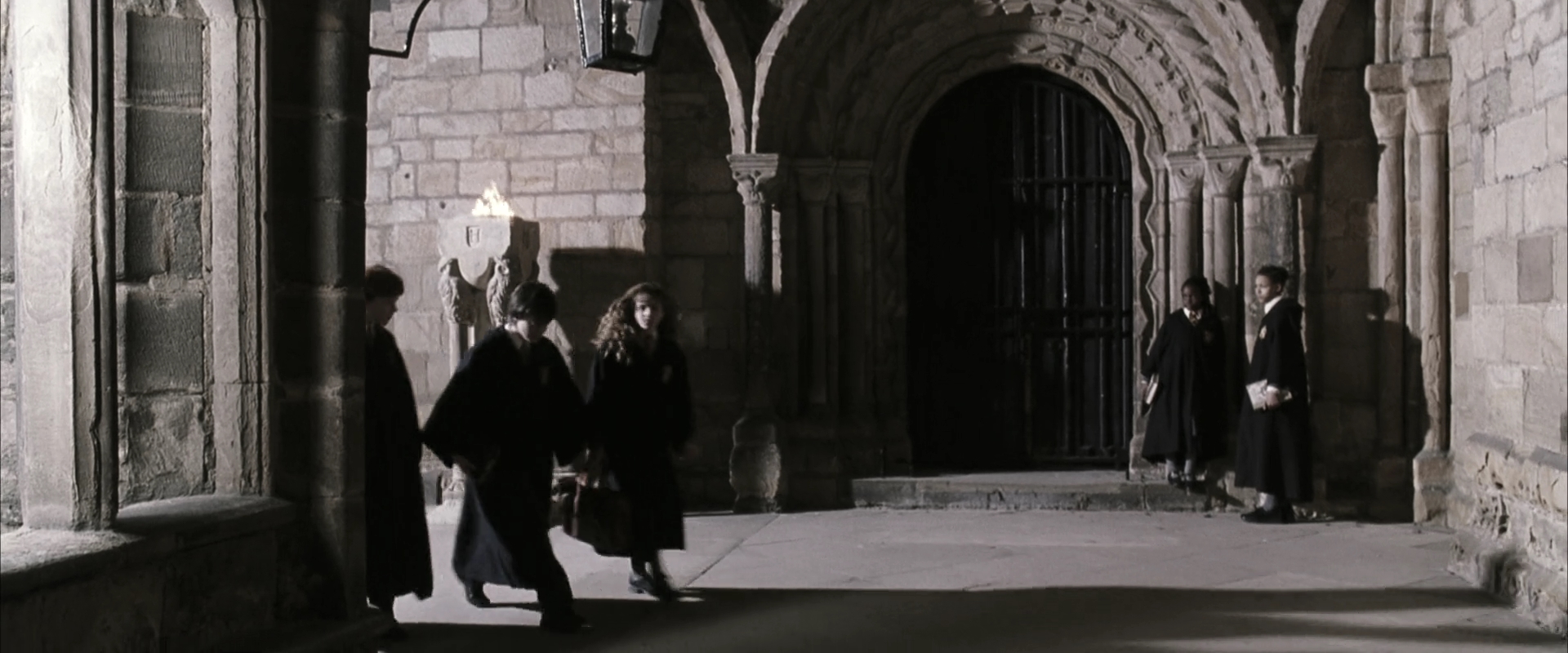 EmmaWatsonFan-dot-nl_HarryPotterandtheChamberOfSecrets1987.jpg