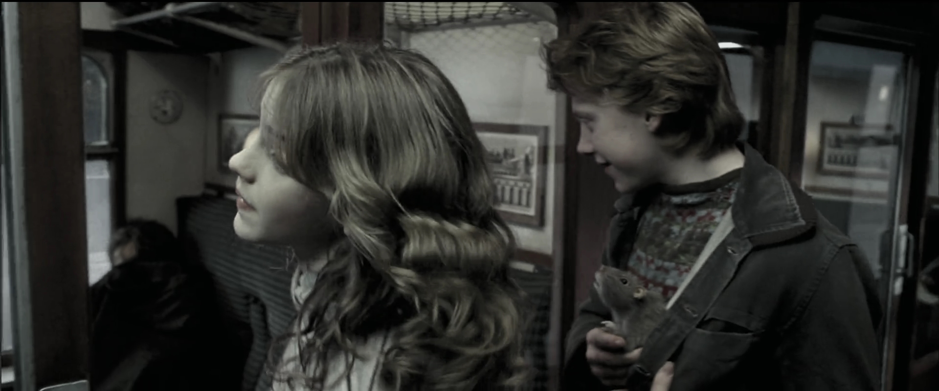 EmmaWatsonFan_dot_nl-HarryPotterAndThePrisonerOfAzkaban0226.jpg EmmaWatsonFan_dot_nl-HarryPotterAndThePrisonerOfAzkaban0226.jpg