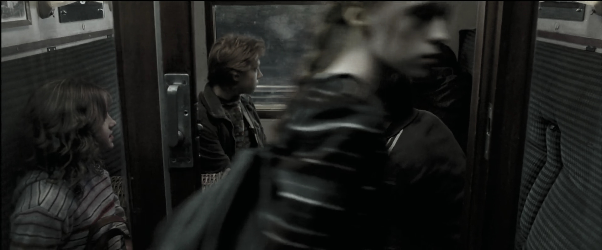 EmmaWatsonFan_dot_nl-HarryPotterAndThePrisonerOfAzkaban0242.jpg EmmaWatsonFan_dot_nl-HarryPotterAndThePrisonerOfAzkaban0242.jpg