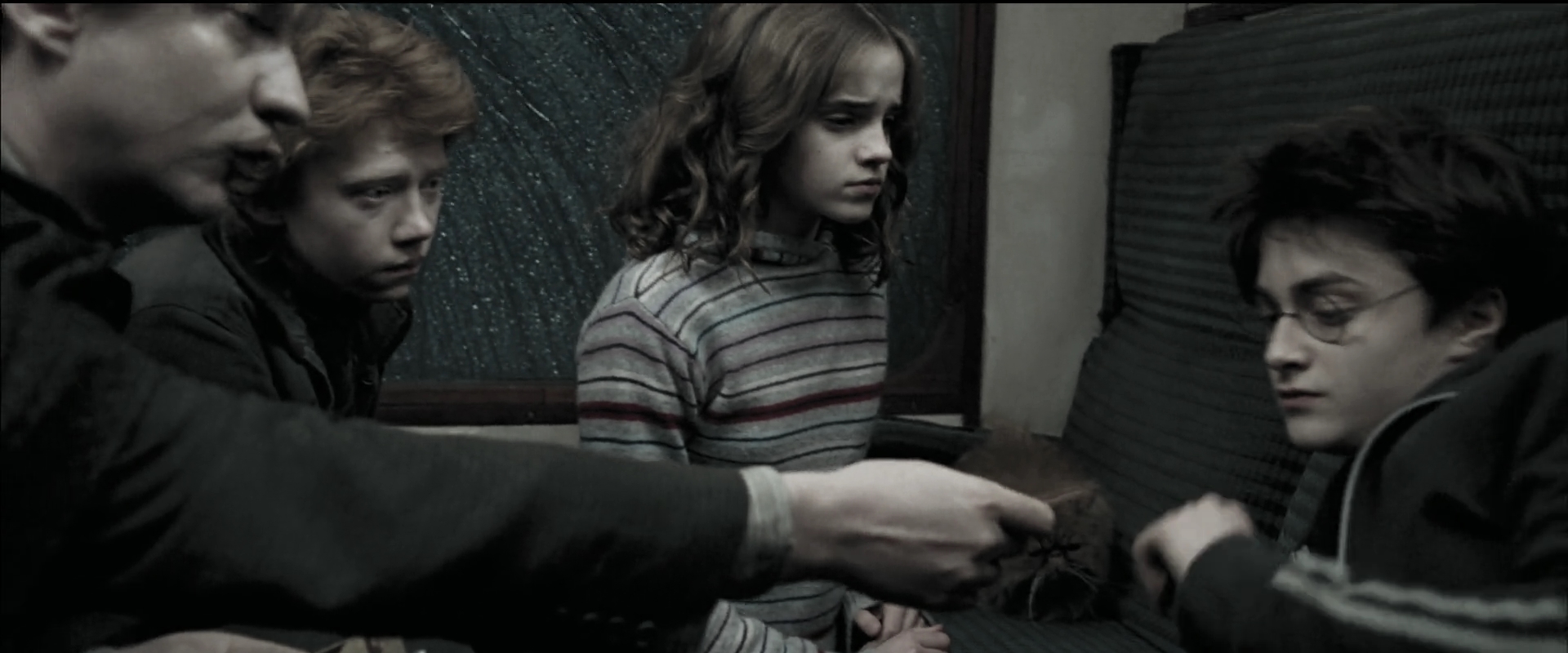 EmmaWatsonFan_dot_nl-HarryPotterAndThePrisonerOfAzkaban0428.jpg EmmaWatsonFan_dot_nl-HarryPotterAndThePrisonerOfAzkaban0428.jpg
