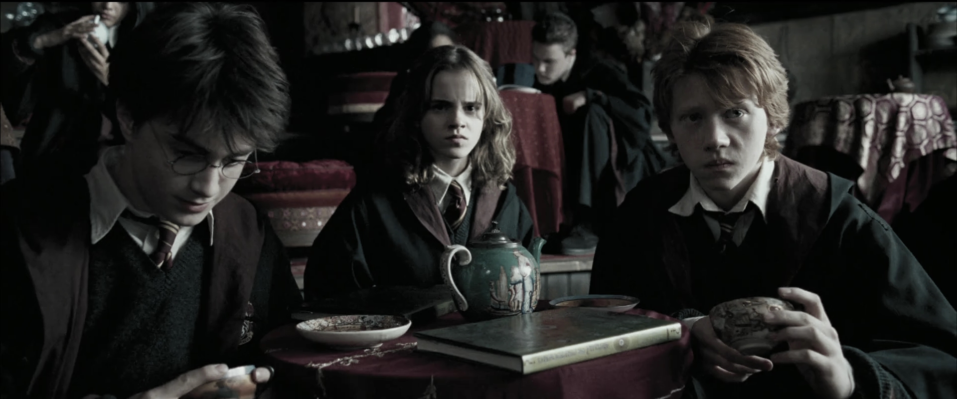 EmmaWatsonFan_dot_nl-HarryPotterAndThePrisonerOfAzkaban0863.jpg EmmaWatsonFan_dot_nl-HarryPotterAndThePrisonerOfAzkaban0863.jpg