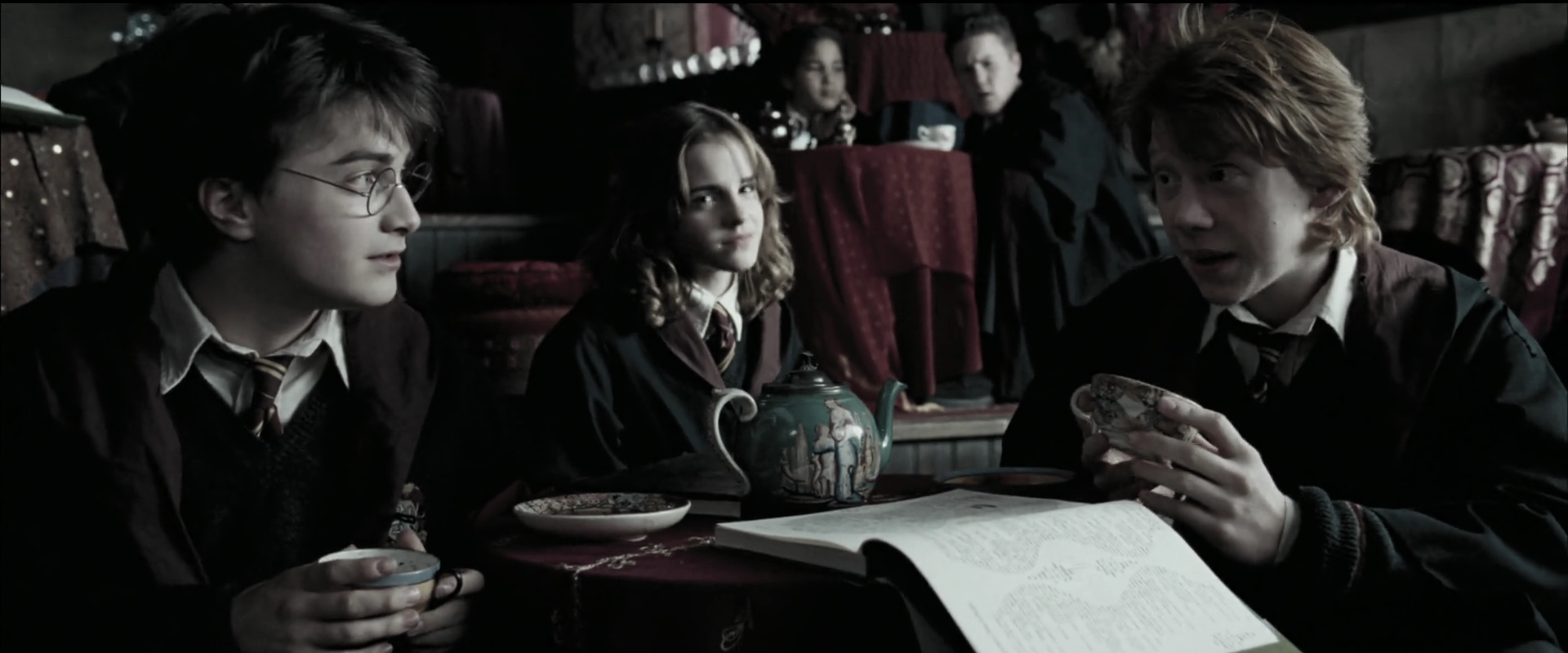 EmmaWatsonFan_dot_nl-HarryPotterAndThePrisonerOfAzkaban0891.jpg EmmaWatsonFan_dot_nl-HarryPotterAndThePrisonerOfAzkaban0891.jpg