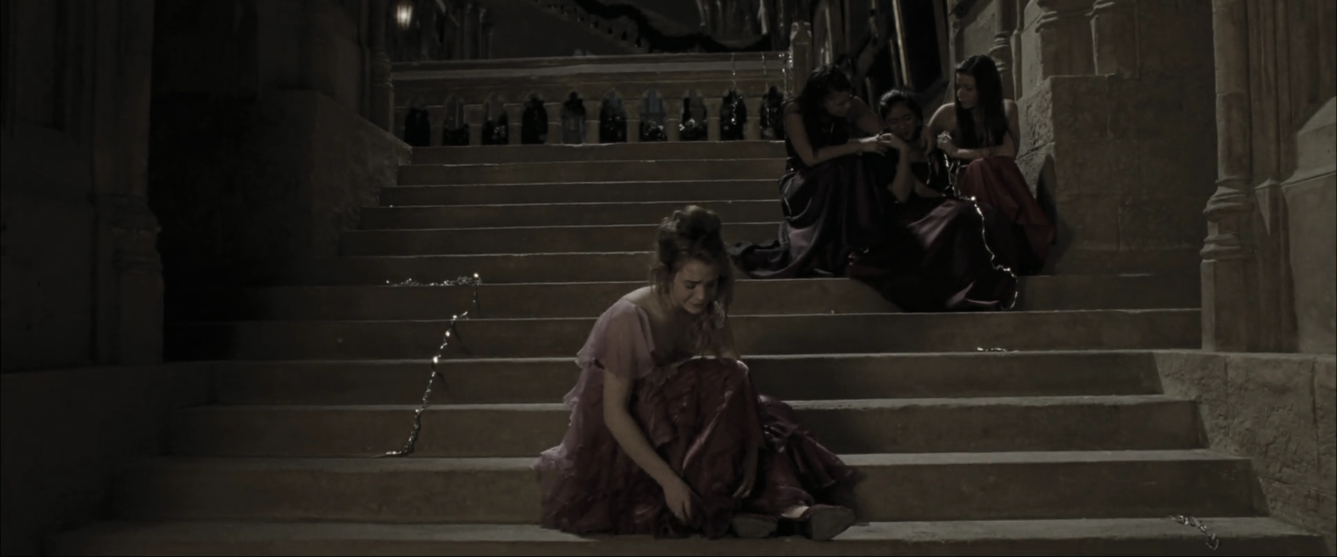 EmmaWatsonFan_dot_nl-HarryPotterAndTheGobletOfFire4764.jpg