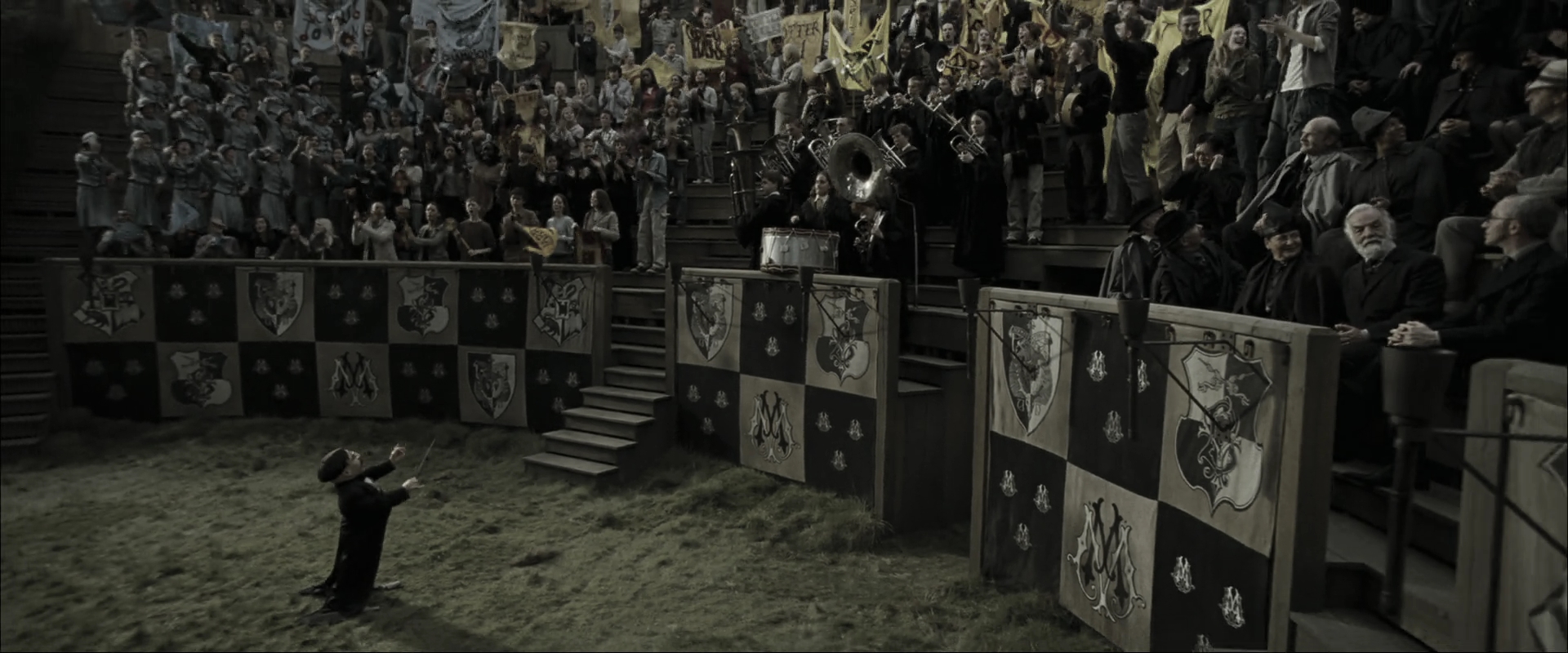 EmmaWatsonFan_dot_nl-HarryPotterAndTheGobletOfFire6423.jpg