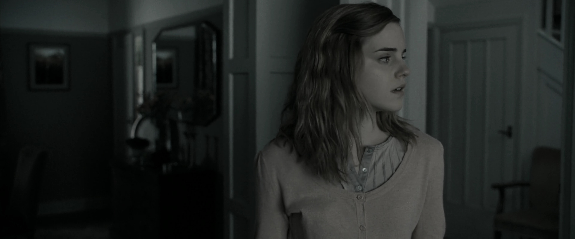 EmmaWatsonFan_dot_nl-HarryPotterAndTheDeathlyHallowsPart1-0150.jpg