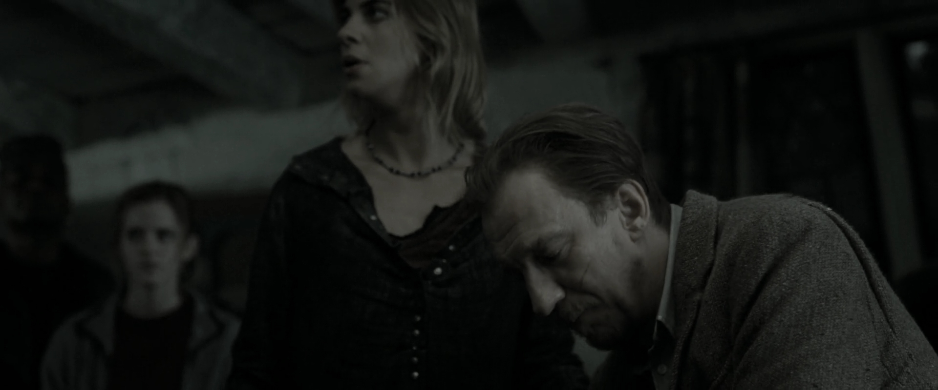 EmmaWatsonFan_dot_nl-HarryPotterAndTheDeathlyHallowsPart1-1313.jpg