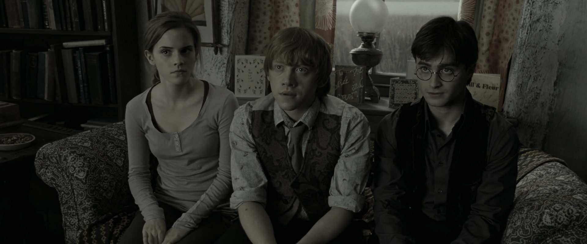 EmmaWatsonFan_dot_nl-HarryPotterAndTheDeathlyHallowsPart1-1650.jpg EmmaWatsonFan_dot_nl-HarryPotterAndTheDeathlyHallowsPart1-1650.jpg