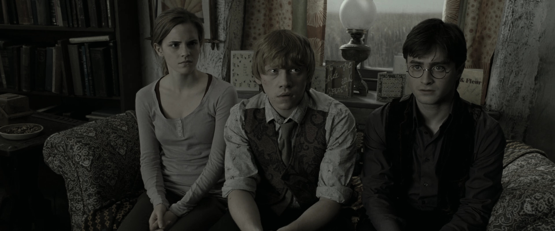 EmmaWatsonFan_dot_nl-HarryPotterAndTheDeathlyHallowsPart1-1653.jpg EmmaWatsonFan_dot_nl-HarryPotterAndTheDeathlyHallowsPart1-1653.jpg