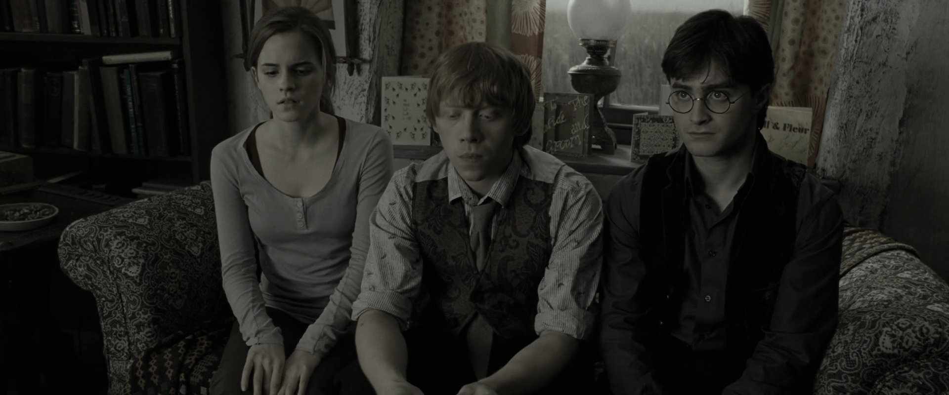 EmmaWatsonFan_dot_nl-HarryPotterAndTheDeathlyHallowsPart1-1721.jpg EmmaWatsonFan_dot_nl-HarryPotterAndTheDeathlyHallowsPart1-1721.jpg