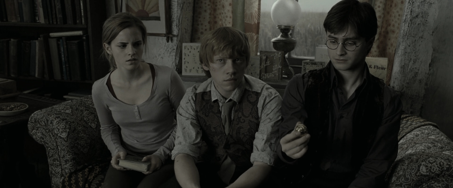 EmmaWatsonFan_dot_nl-HarryPotterAndTheDeathlyHallowsPart1-1772.jpg EmmaWatsonFan_dot_nl-HarryPotterAndTheDeathlyHallowsPart1-1772.jpg