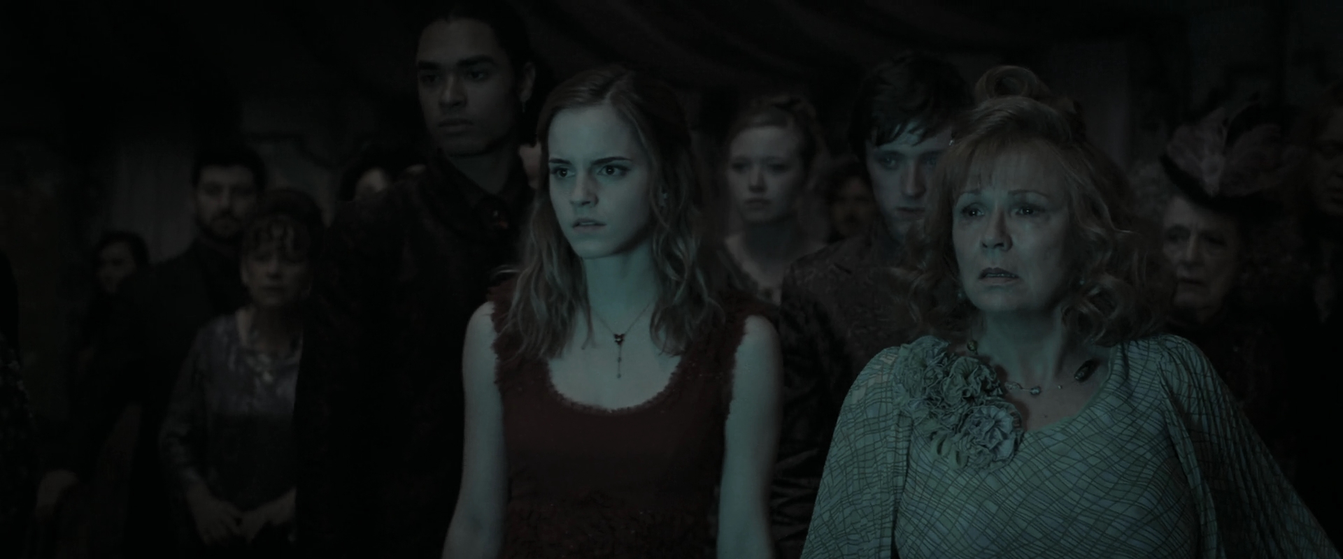 EmmaWatsonFan_dot_nl-HarryPotterAndTheDeathlyHallowsPart1-2071.jpg EmmaWatsonFan_dot_nl-HarryPotterAndTheDeathlyHallowsPart1-2071.jpg