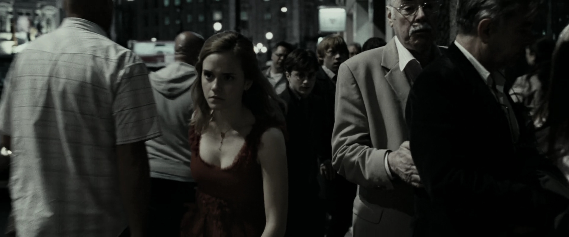 EmmaWatsonFan_dot_nl-HarryPotterAndTheDeathlyHallowsPart1-2108.jpg EmmaWatsonFan_dot_nl-HarryPotterAndTheDeathlyHallowsPart1-2108.jpg