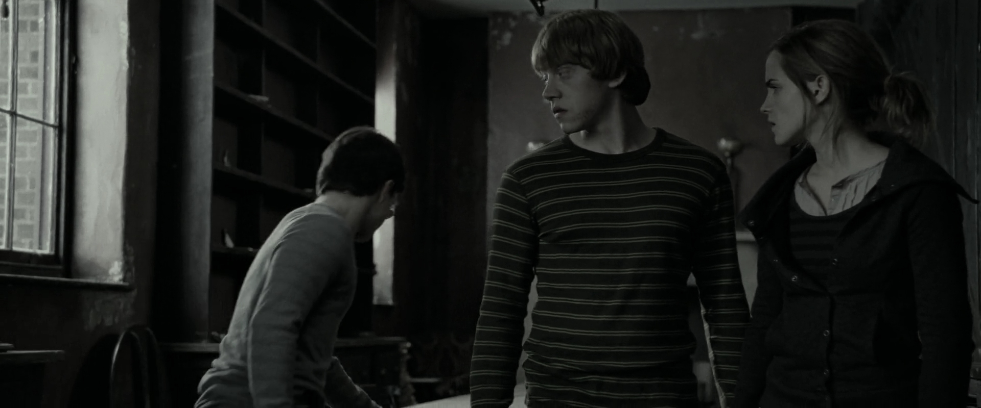 EmmaWatsonFan_dot_nl-HarryPotterAndTheDeathlyHallowsPart1-2578.jpg
