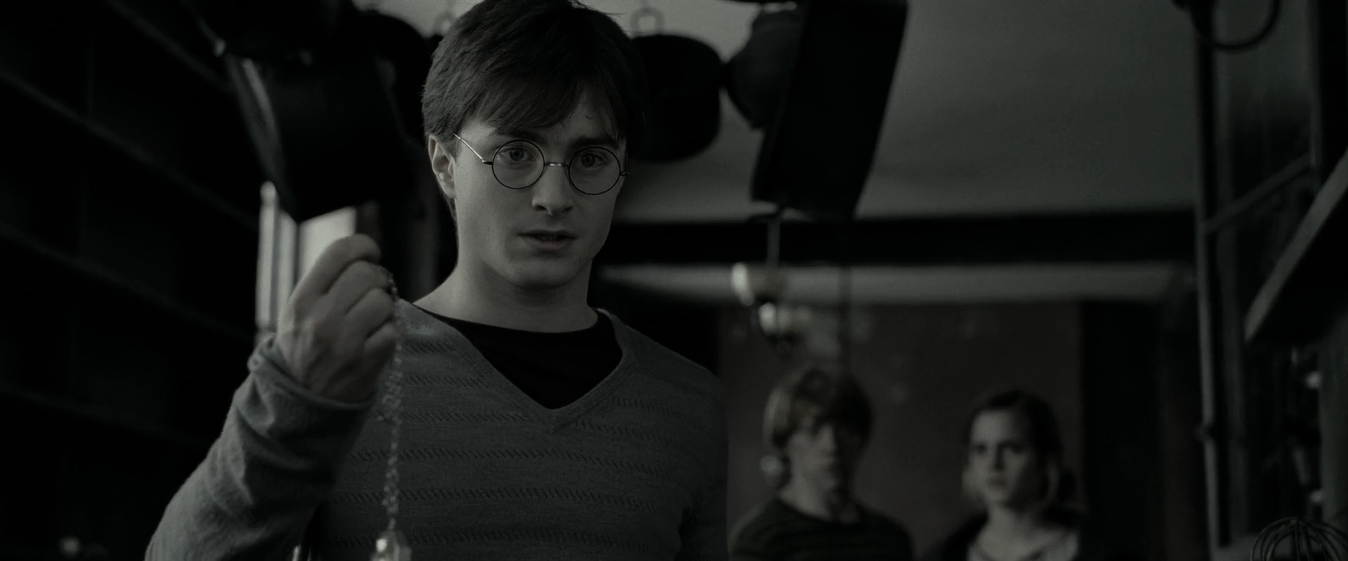 EmmaWatsonFan_dot_nl-HarryPotterAndTheDeathlyHallowsPart1-2654.jpg EmmaWatsonFan_dot_nl-HarryPotterAndTheDeathlyHallowsPart1-2654.jpg