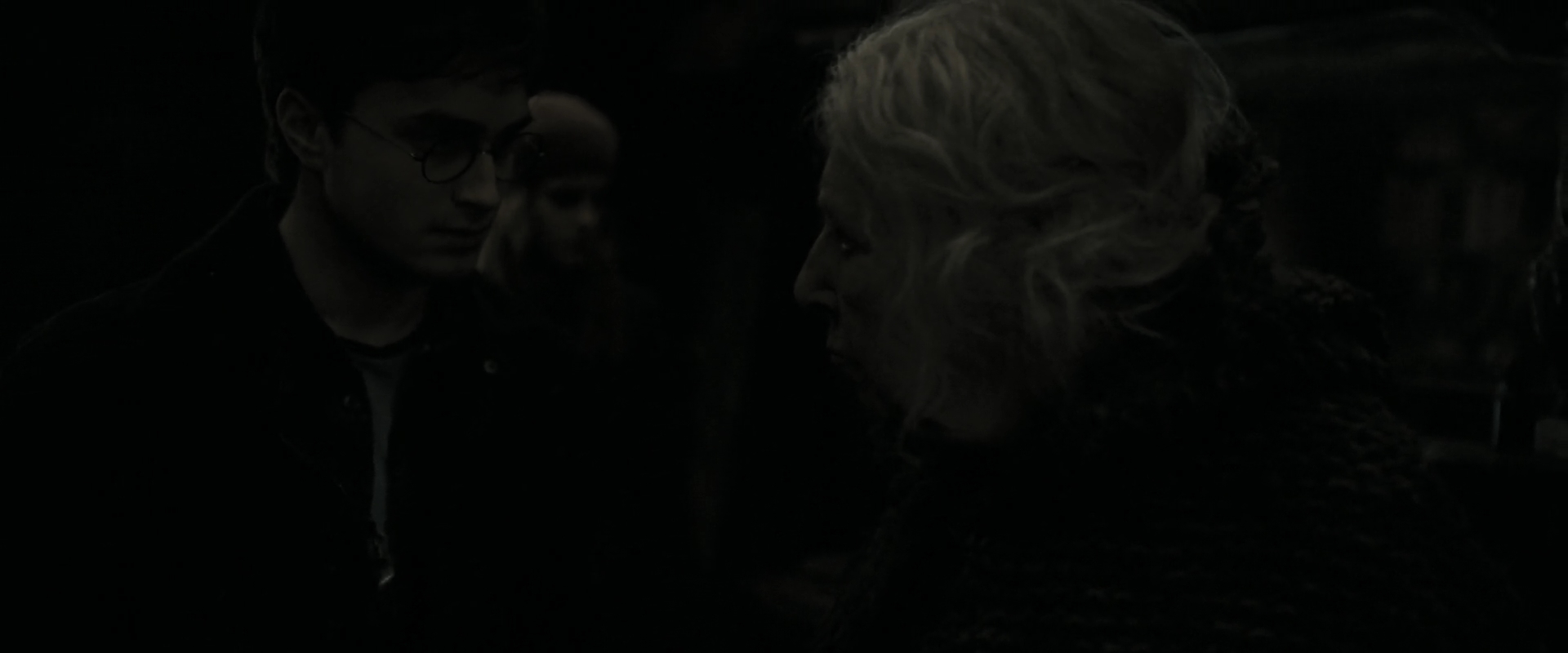 EmmaWatsonFan_dot_nl-HarryPotterAndTheDeathlyHallowsPart1-5182.jpg EmmaWatsonFan_dot_nl-HarryPotterAndTheDeathlyHallowsPart1-5182.jpg