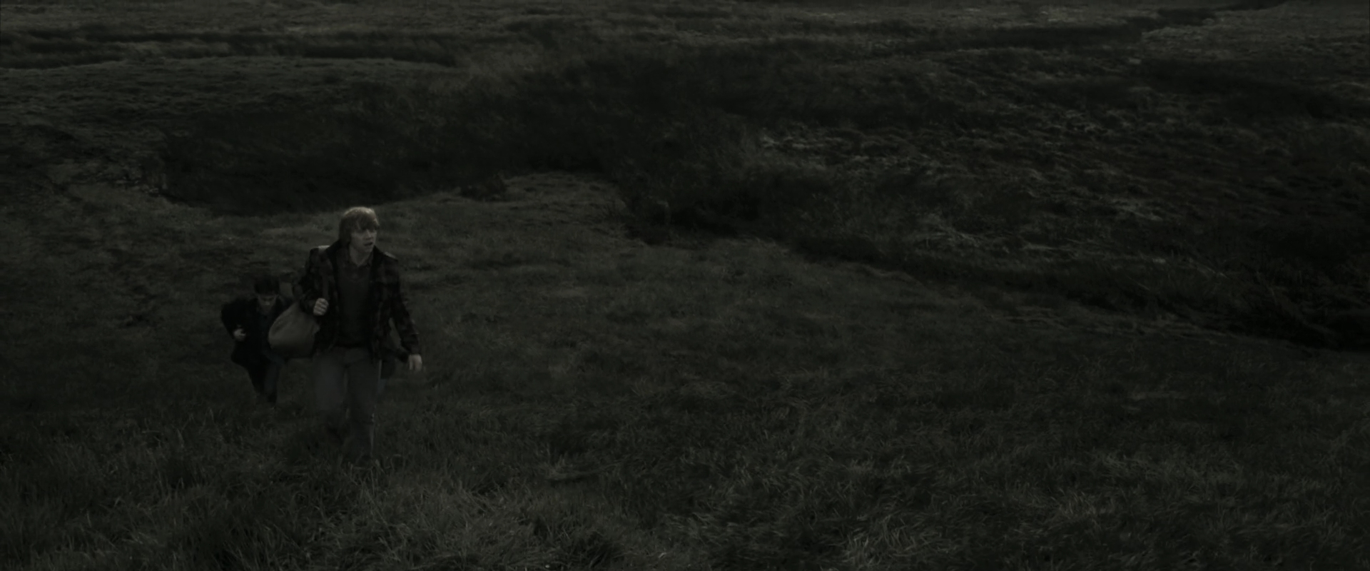 EmmaWatsonFan_dot_nl-HarryPotterAndTheDeathlyHallowsPart1-6279.jpg