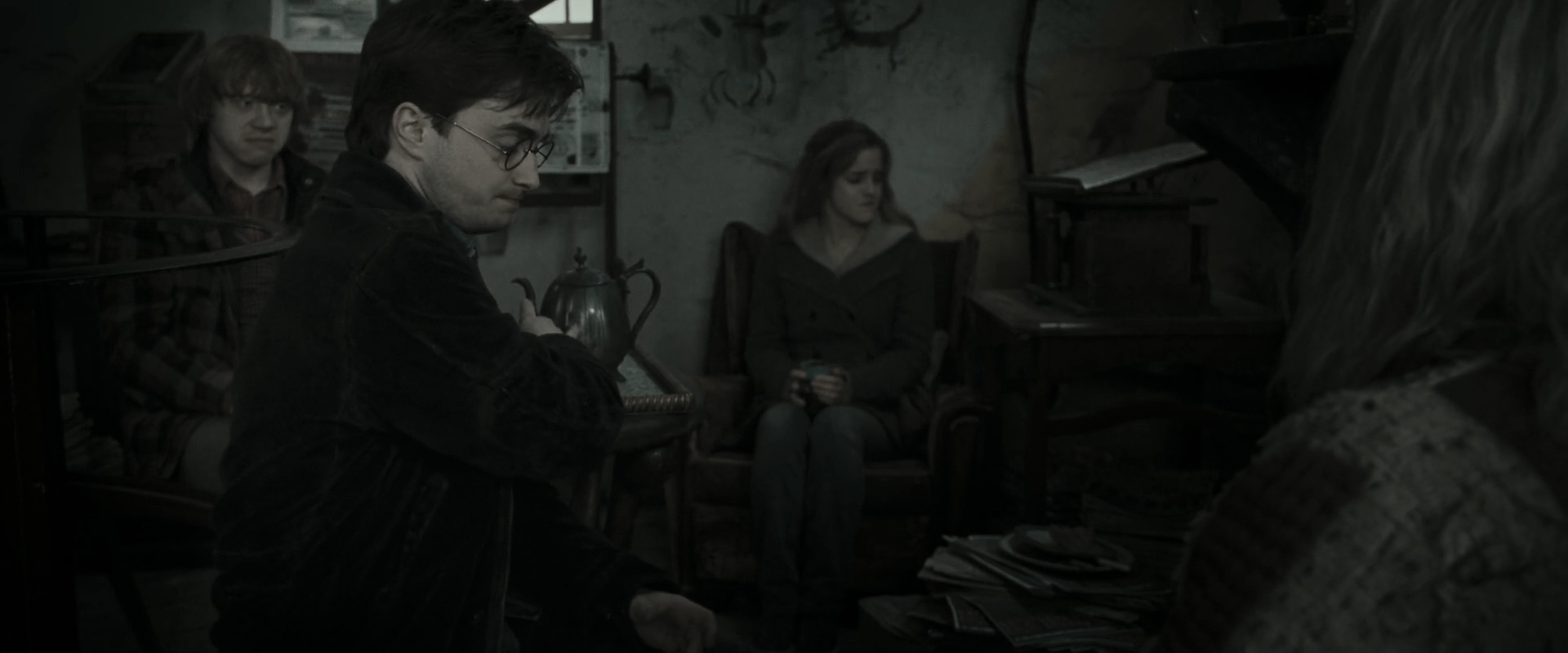EmmaWatsonFan_dot_nl-HarryPotterAndTheDeathlyHallowsPart1-6344.jpg EmmaWatsonFan_dot_nl-HarryPotterAndTheDeathlyHallowsPart1-6344.jpg