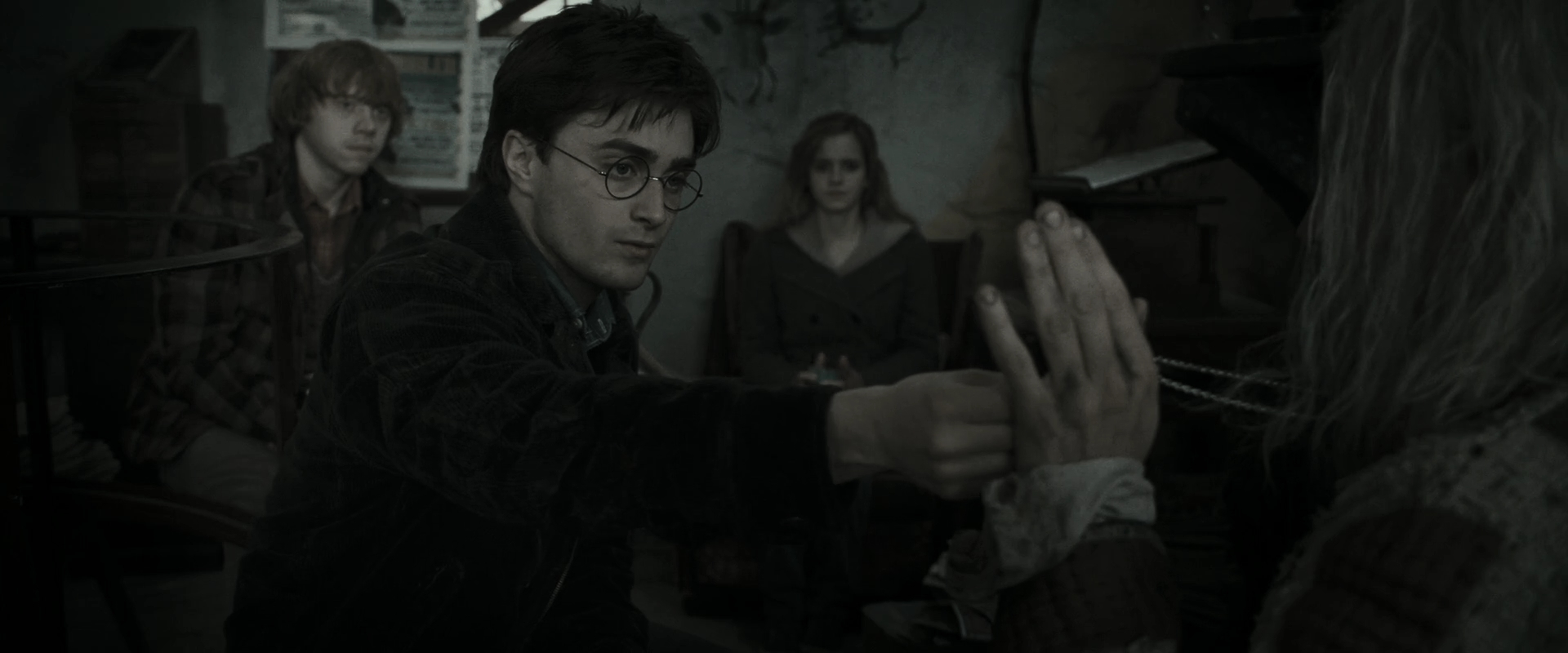 EmmaWatsonFan_dot_nl-HarryPotterAndTheDeathlyHallowsPart1-6366.jpg EmmaWatsonFan_dot_nl-HarryPotterAndTheDeathlyHallowsPart1-6366.jpg