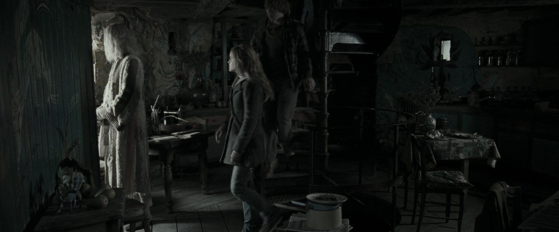 EmmaWatsonFan_dot_nl-HarryPotterAndTheDeathlyHallowsPart1-6721.jpg EmmaWatsonFan_dot_nl-HarryPotterAndTheDeathlyHallowsPart1-6721.jpg