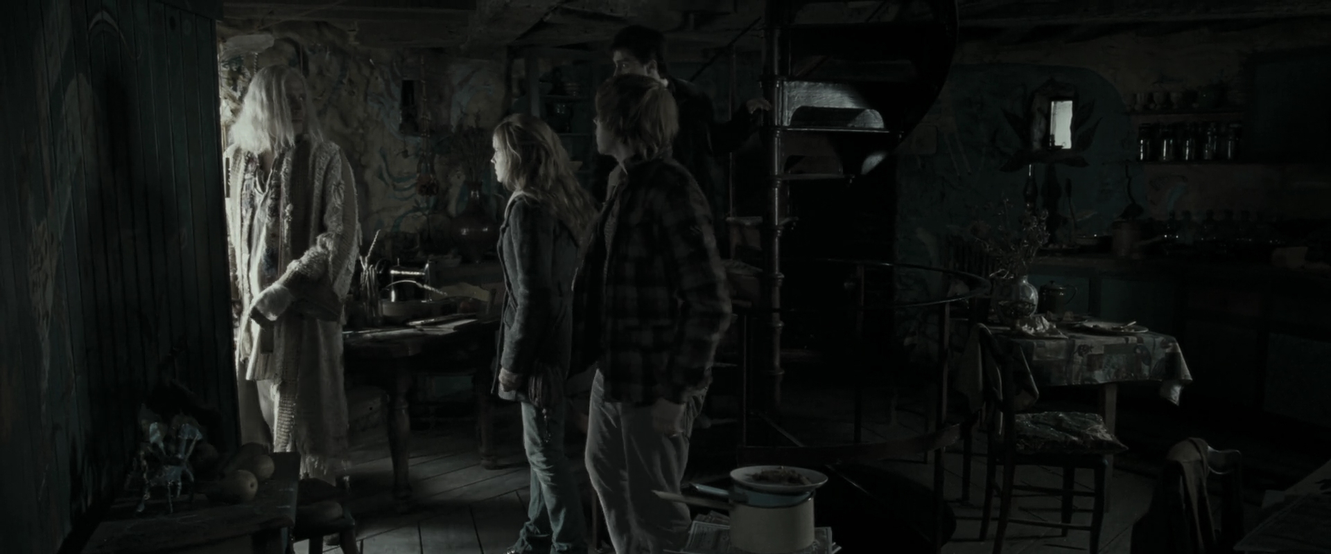 EmmaWatsonFan_dot_nl-HarryPotterAndTheDeathlyHallowsPart1-6724.jpg