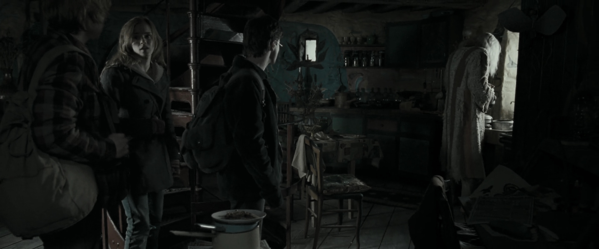 EmmaWatsonFan_dot_nl-HarryPotterAndTheDeathlyHallowsPart1-6739.jpg EmmaWatsonFan_dot_nl-HarryPotterAndTheDeathlyHallowsPart1-6739.jpg