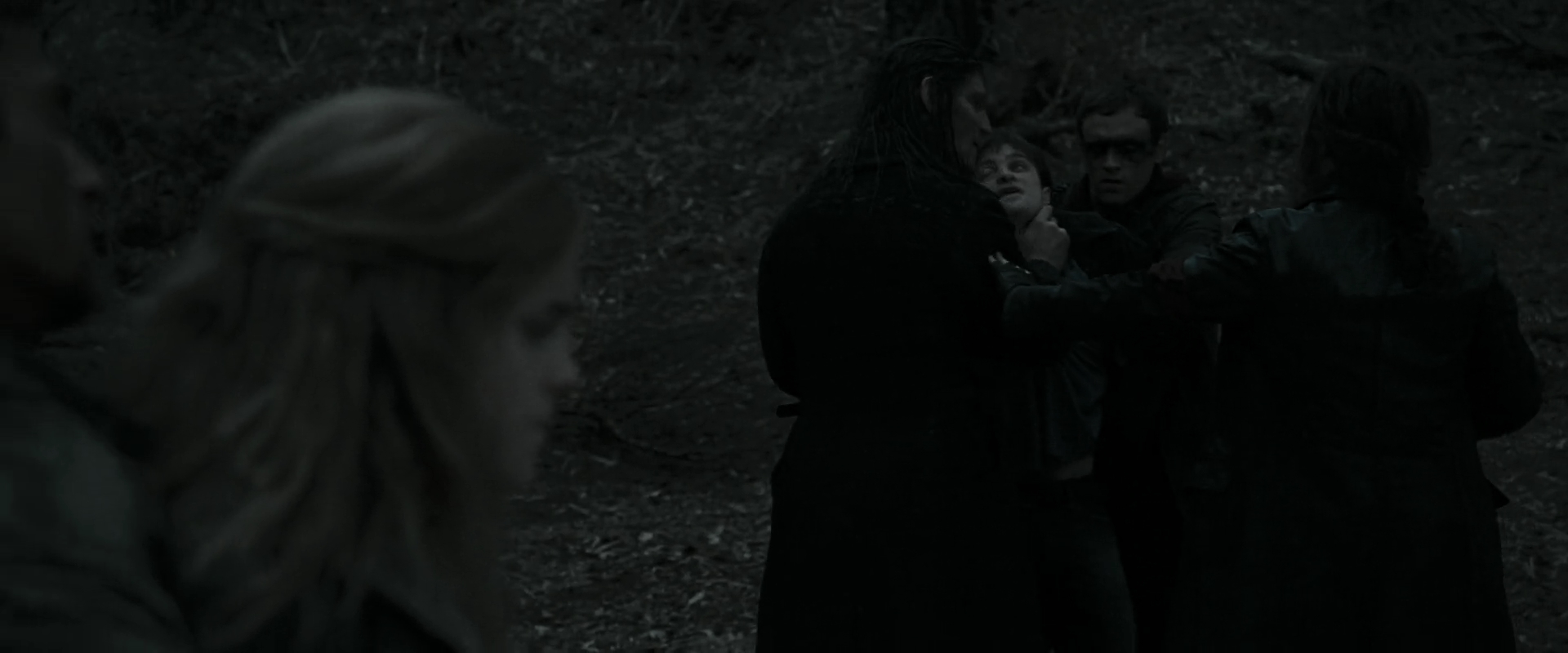 EmmaWatsonFan_dot_nl-HarryPotterAndTheDeathlyHallowsPart1-7037.jpg