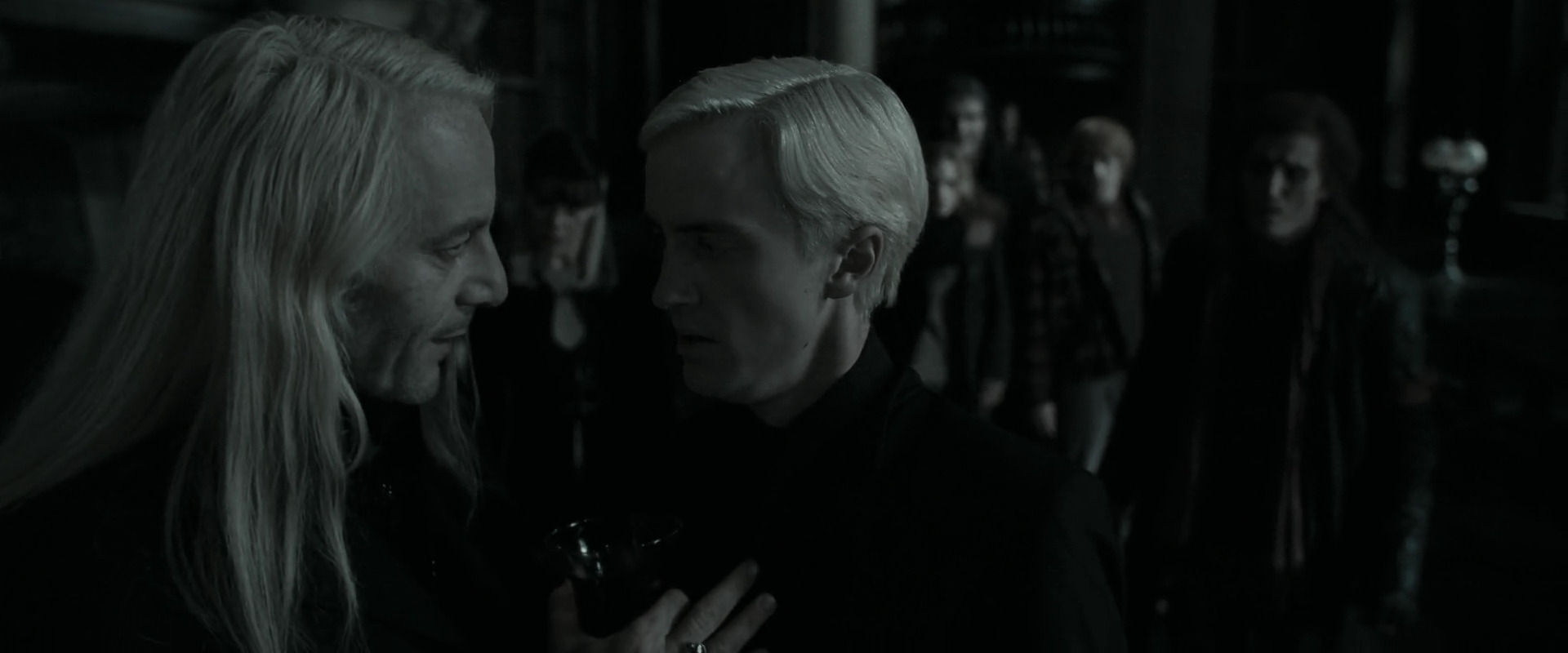 EmmaWatsonFan_dot_nl-HarryPotterAndTheDeathlyHallowsPart1-7122.jpg EmmaWatsonFan_dot_nl-HarryPotterAndTheDeathlyHallowsPart1-7122.jpg