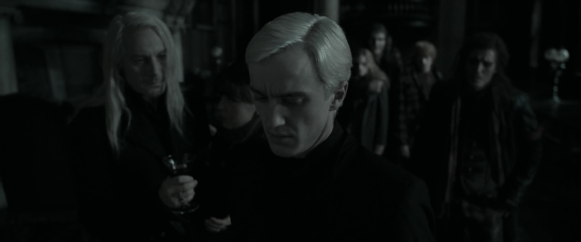 EmmaWatsonFan_dot_nl-HarryPotterAndTheDeathlyHallowsPart1-7134.jpg EmmaWatsonFan_dot_nl-HarryPotterAndTheDeathlyHallowsPart1-7134.jpg