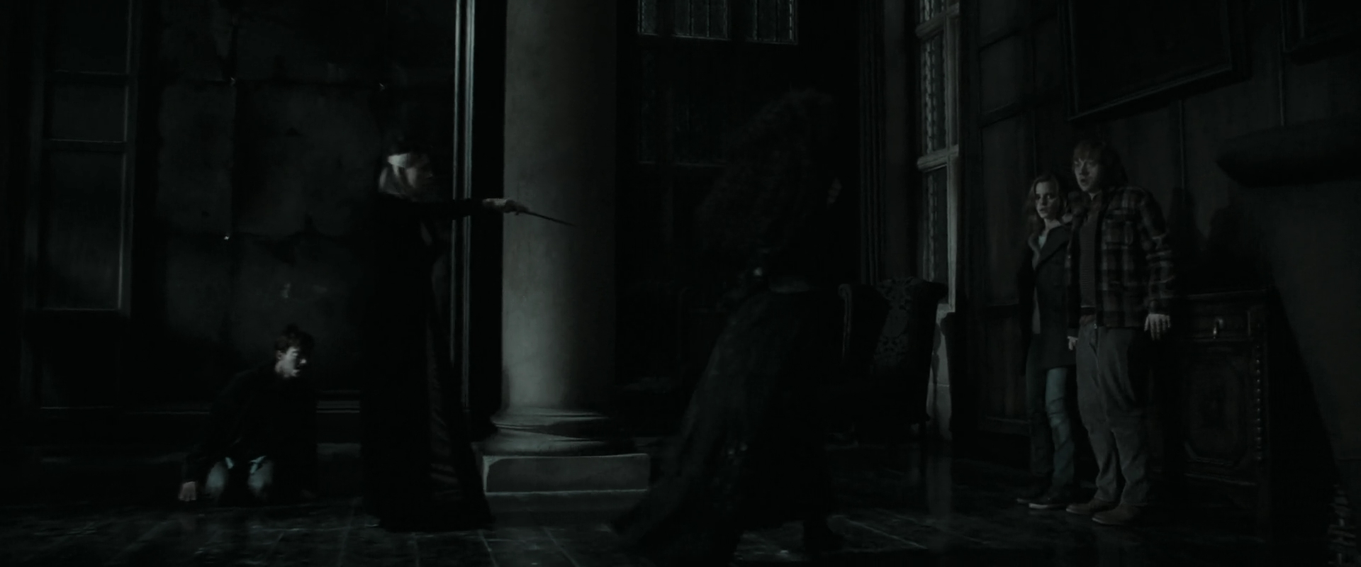 EmmaWatsonFan_dot_nl-HarryPotterAndTheDeathlyHallowsPart1-7203.jpg