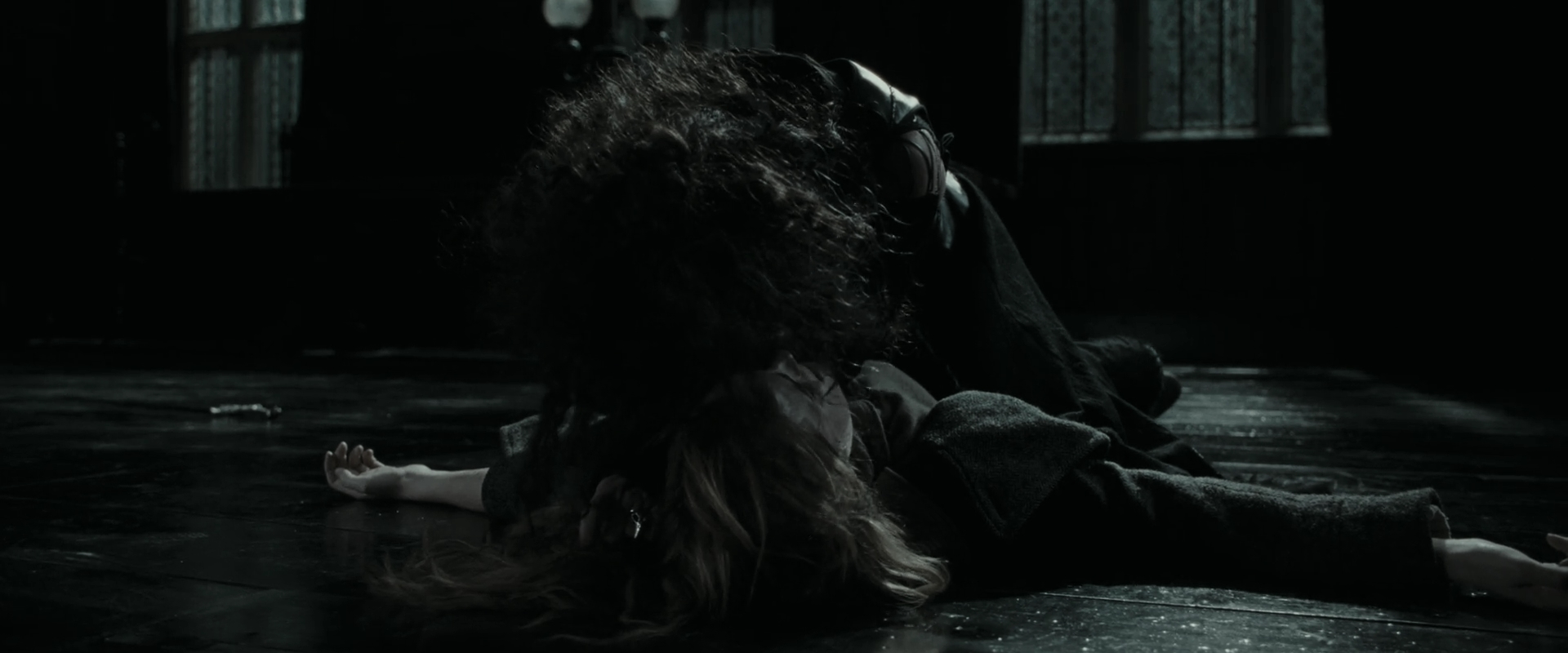EmmaWatsonFan_dot_nl-HarryPotterAndTheDeathlyHallowsPart1-7240.jpg