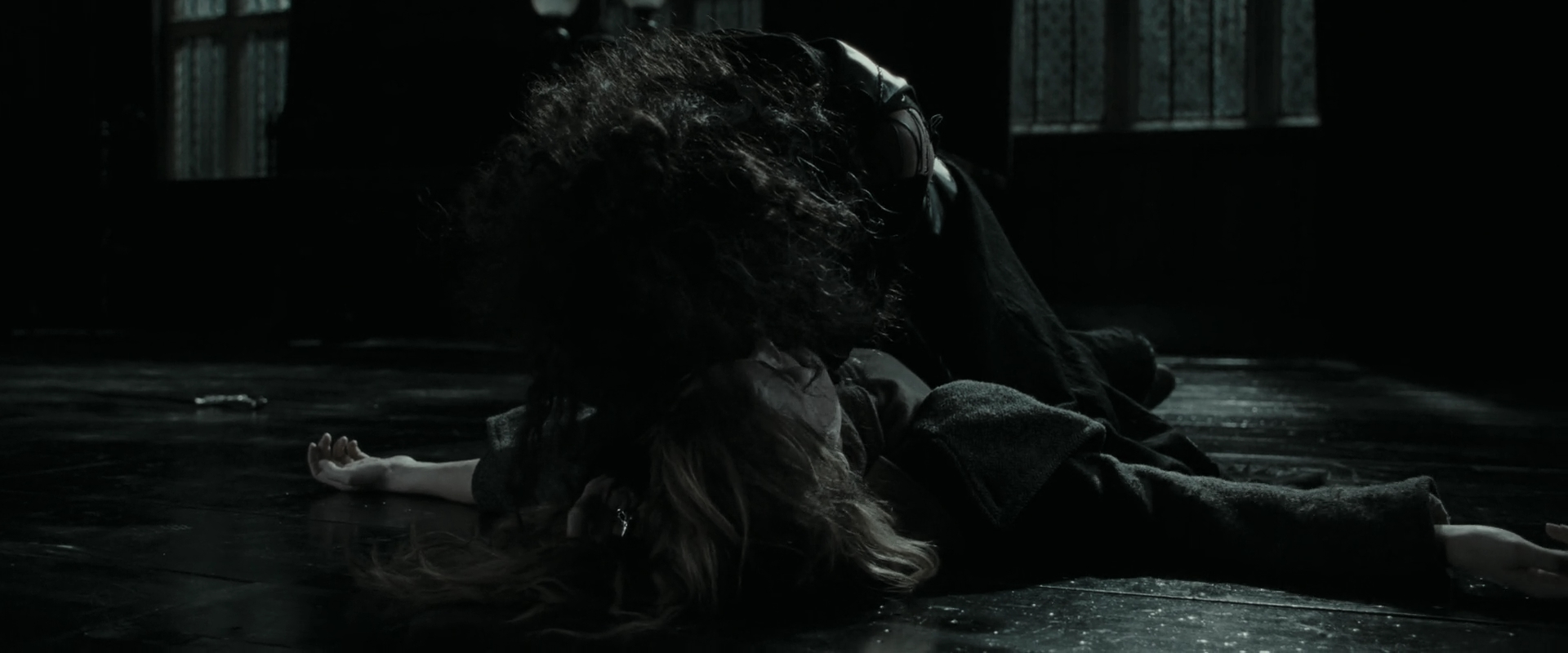 EmmaWatsonFan_dot_nl-HarryPotterAndTheDeathlyHallowsPart1-7242.jpg EmmaWatsonFan_dot_nl-HarryPotterAndTheDeathlyHallowsPart1-7242.jpg