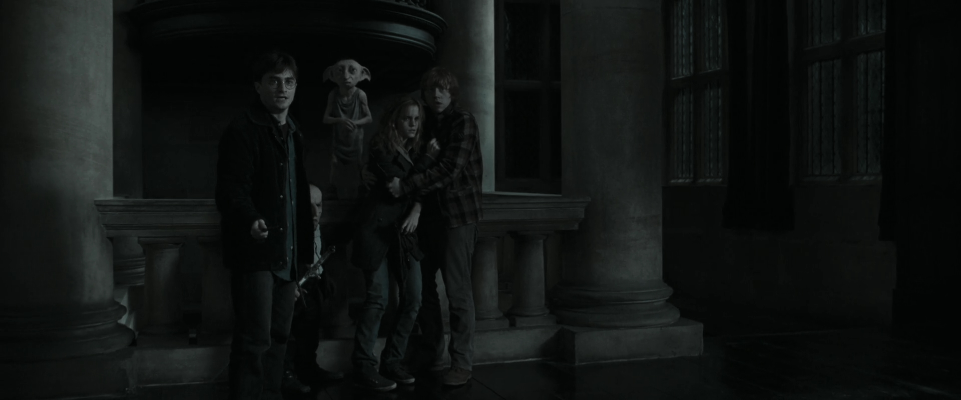 EmmaWatsonFan_dot_nl-HarryPotterAndTheDeathlyHallowsPart1-7499.jpg EmmaWatsonFan_dot_nl-HarryPotterAndTheDeathlyHallowsPart1-7499.jpg